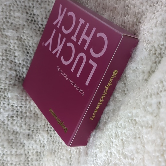 LUCKY CHICK Eyeshadow Palette in Daydreams, 6g/0.21oz - Picture 5 of 11